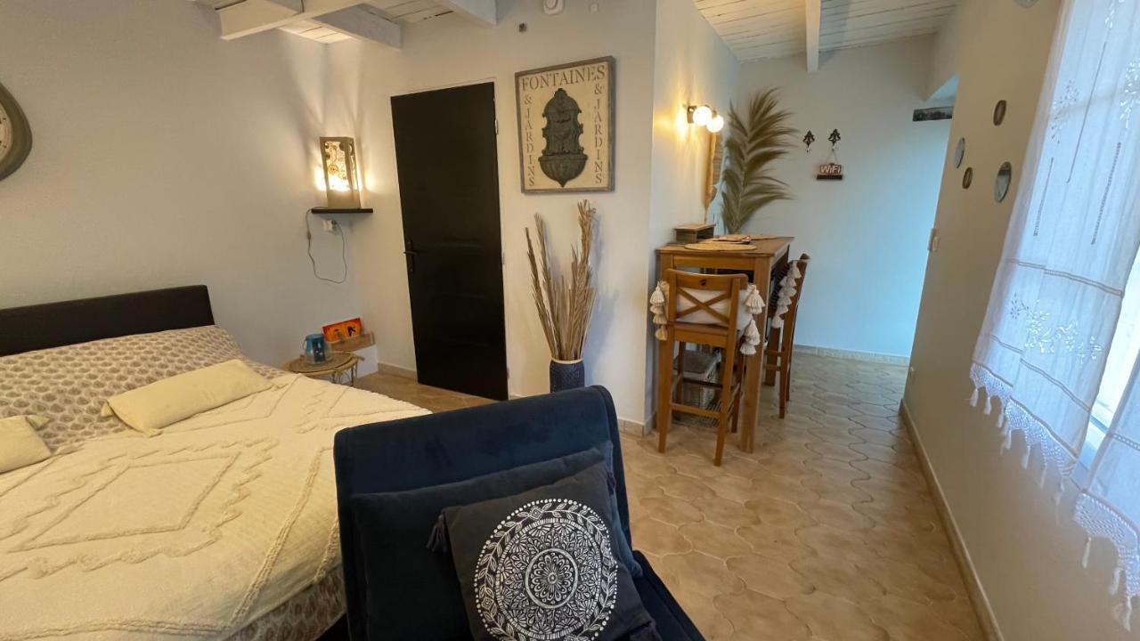 Jolie Annexe Du Mas Dans Le Coeur De La Garrigue Nimoise Villa Nimes Ngoại thất bức ảnh