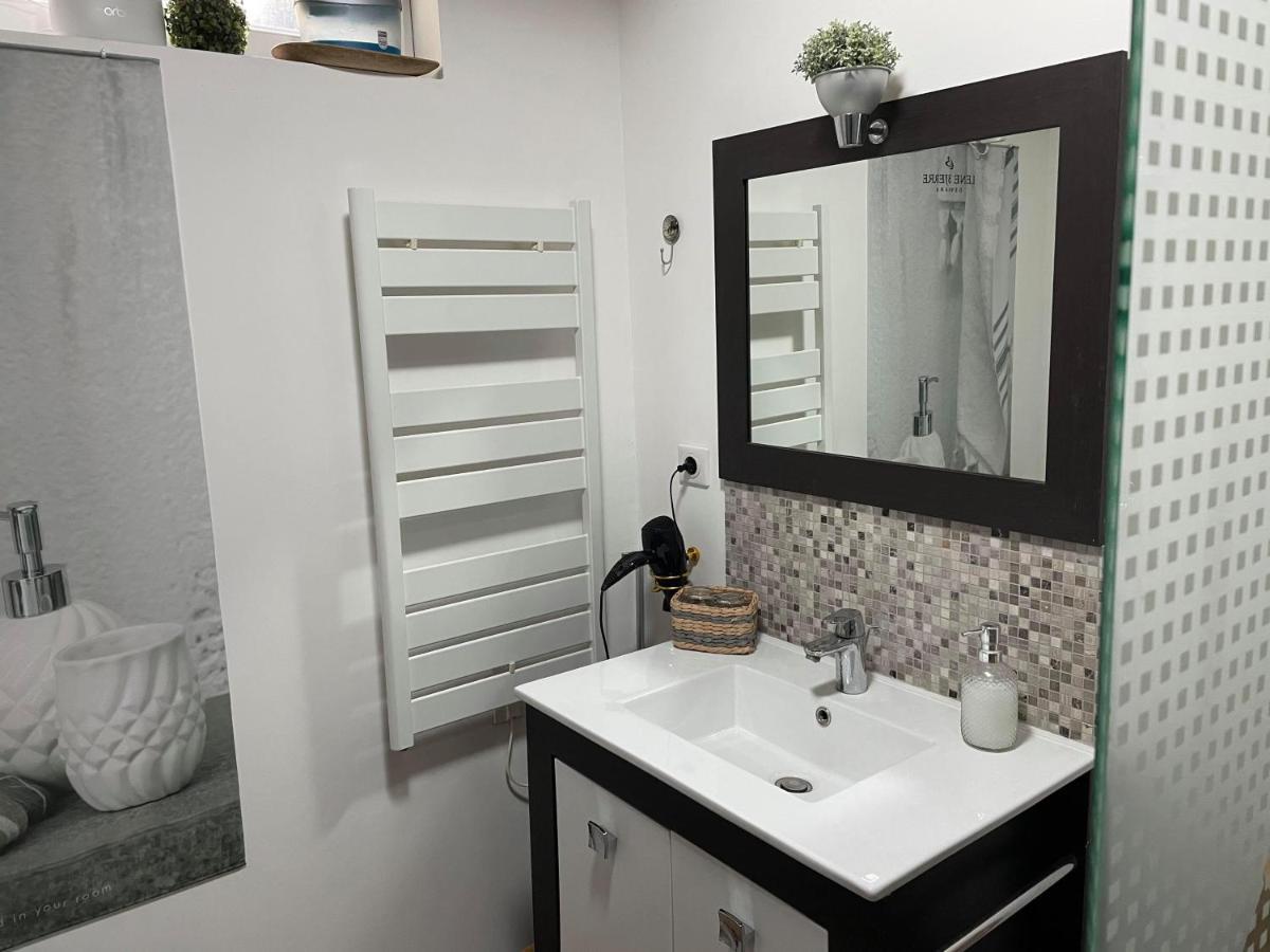 Jolie Annexe Du Mas Dans Le Coeur De La Garrigue Nimoise Villa Nimes Ngoại thất bức ảnh